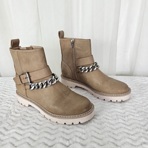 Dolce Vita Shoes - Dolce Vita Padua Taupe Chain-Trim Lug Sole Ankle Boots Size 6
